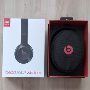 Beats by Dre Solo3 Wireless Headphones - Black and Red